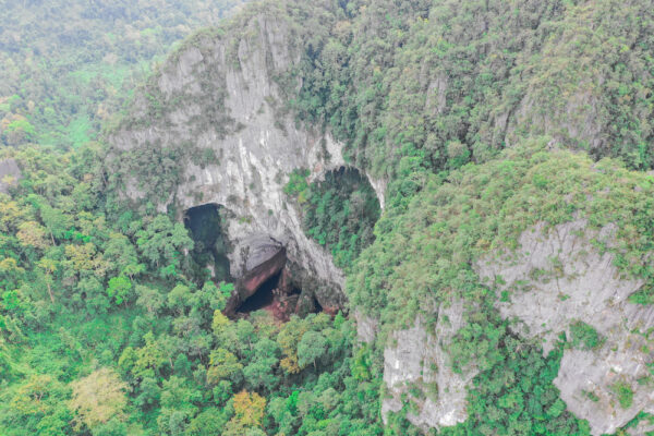 hố sụt Kong