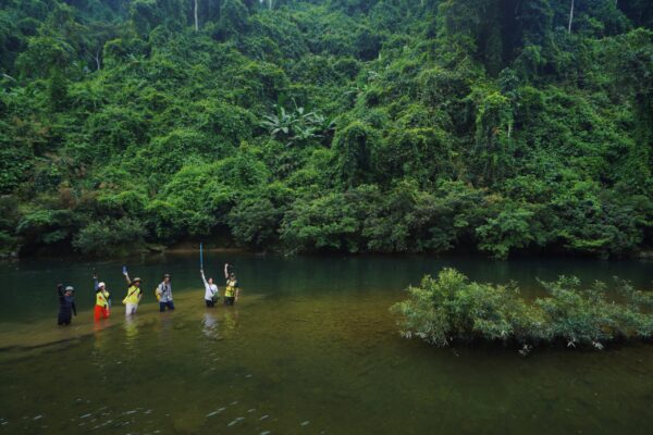 Trekking lội suối sông Giăng